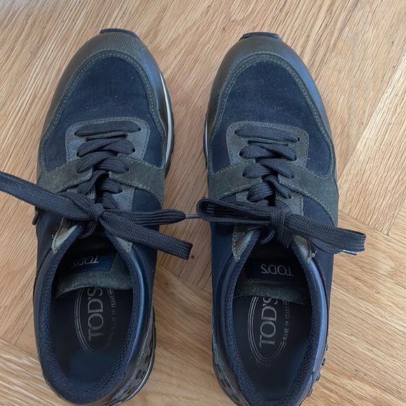 Tod’s Mens Suede and Leather sneakers in Army Green and Black - Picture 2 of 5
